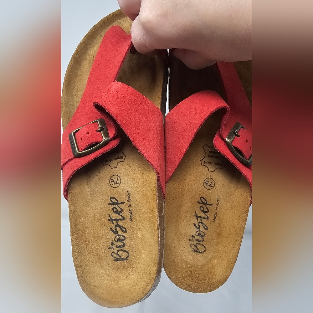 BioStep Women's Red Suede Buckle Thong Sandals Cork Footbed Size 7.5 NEW - Picture 11 of 13